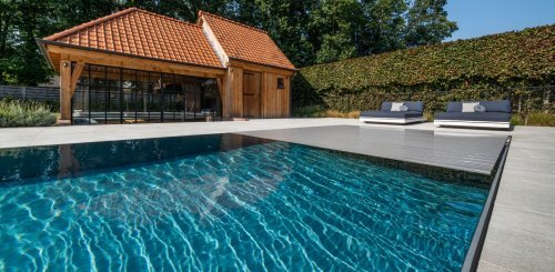 Přelivové a skimmerové bazény z plastu | Central-pool s.r.o.